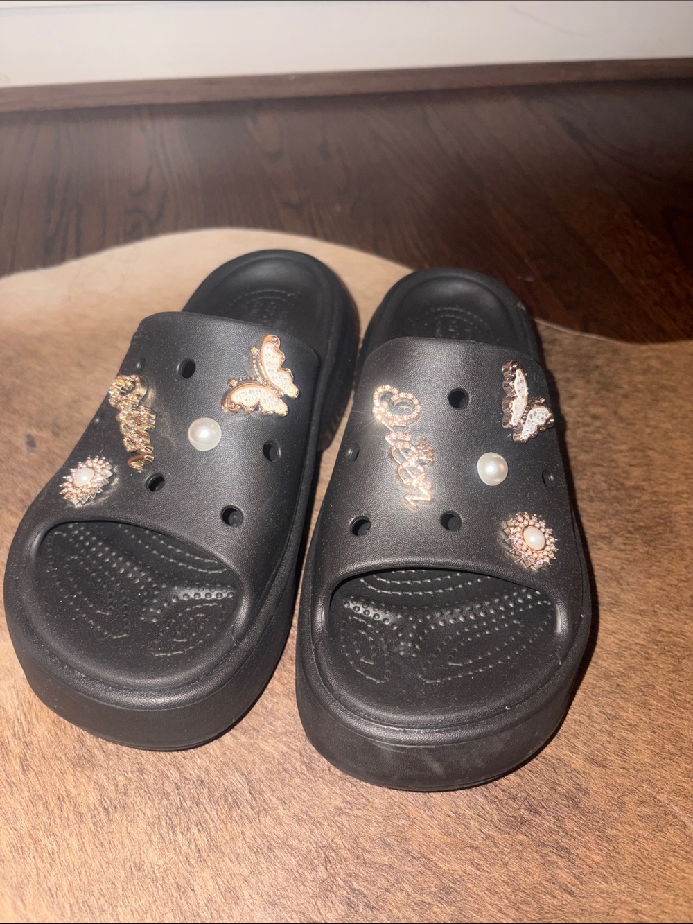CROCS Black Kids Slide Sandals with Rose-Gold Charms and Pearls